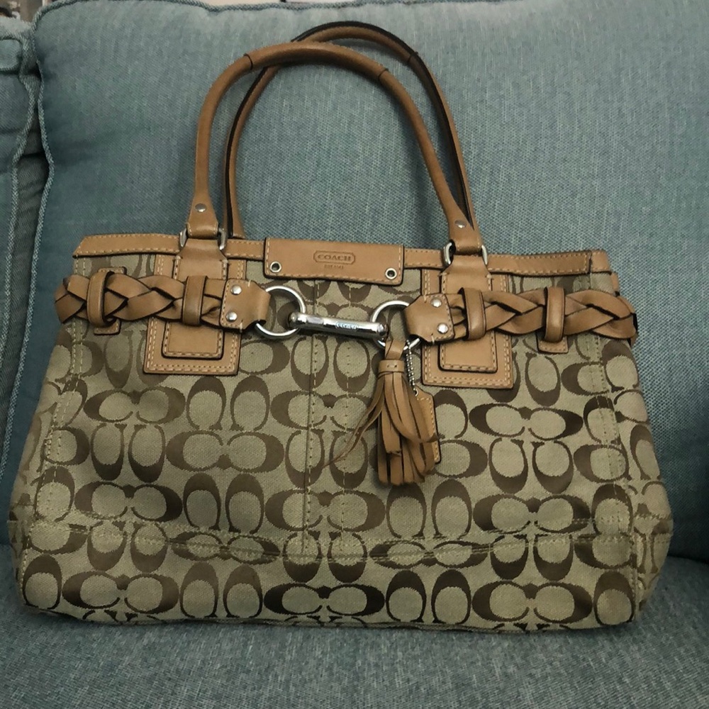 Coach tan logo purse GREAT CONDITION